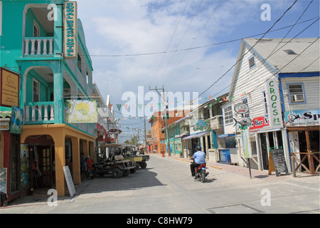 Barrier Reef Drive, San Pedro, Ambergris Caye (aka La Isla Bonita), Barrier Reef, Belize, Karibik, Zentral- und Lateinamerika Stockfoto