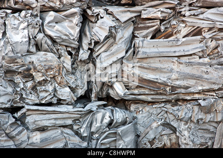 Recycling, komprimiert, Aluminium-Folie. Stockfoto