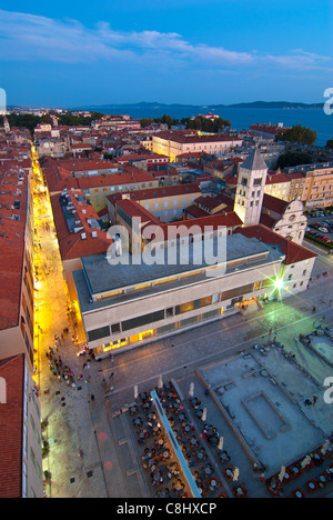 Zadar, Kroatien. Ein Blick vom höchsten Glockenturm in der Stadt. Stockfoto