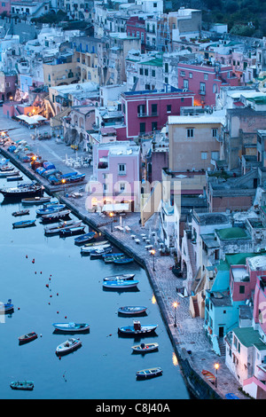 Werden, Kampanien, Fischereihafen, Golf von Neapel, Hafen, Insel, Italien, Kampanien, Meer, Mittelmeer, Procida, Wasser Stockfoto