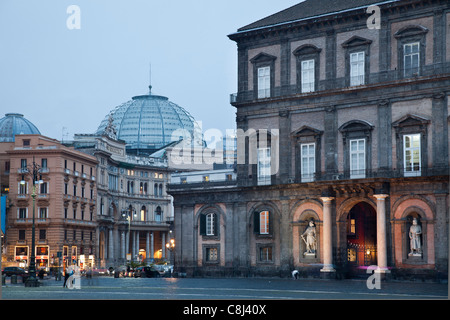 Kampanien, Einkaufsgalerie, Galleria Umberto I, Italien, Kampanien, Meer, Mittelmeer, Golf von Neapel, Neapel Stockfoto