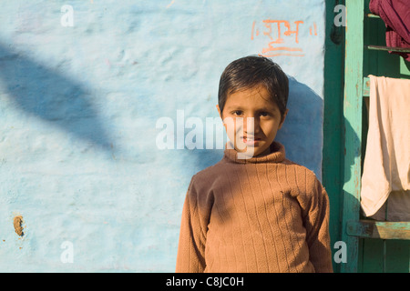 Ein kleiner Junge von Jaisalmer Fort, Jaisalmer, Indien, Rajasthan Zustand Stockfoto