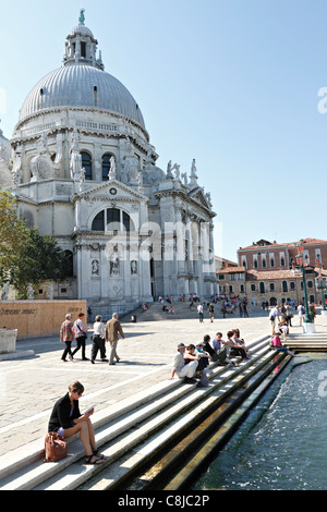 Schritte von Santa Maria Della Salute und den Canal Grande, Venedig Italien Stockfoto