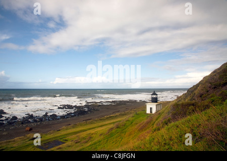 CA00913-00... Kalifornien - Ruinen der alten Leuchtturm Punta Gorda an California Coastal Trail auf der Lost Coast gelegen. Stockfoto