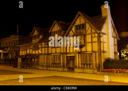 Shakespeares Geburtshaus in der Nacht, London, UK Stockfoto