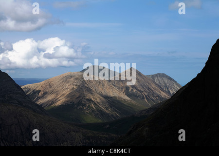 Die Red Cuillin einschließlich Beinn Dearg Mheadhonach und Glamaig Isle Of Skye aus Blabheinn Schottland Stockfoto