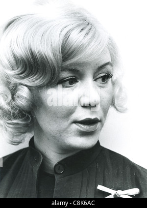 KATHY KIRBY (1938 – 2011) englische pop-Sängerin im November 1963. Foto Tony Gale Stockfoto