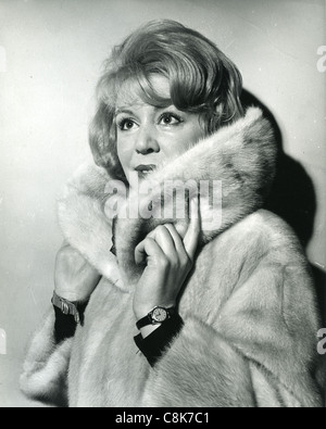 KATHY KIRBY (1928 – 2010) englische pop-Sängerin im September 1964. Foto Tony Gale Stockfoto