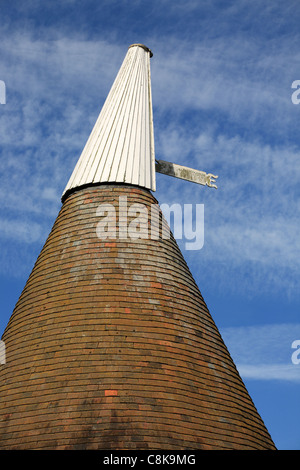 Oben oder Kutte eines Oast House oder Hop Brennofen, Kent, England UK Stockfoto