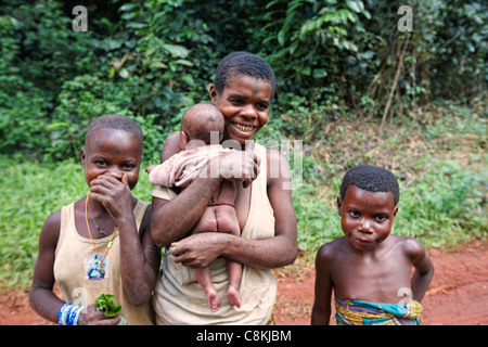 BaAka Pygmäen, Dzanga Sangha Reserve, Zentralafrikanische Republik, Afrika Stockfoto