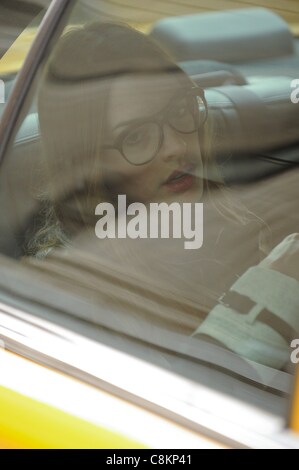 Anne Hathaway, Spaziergänge in Soho unterwegs für Promi-Schnappschüsse - Mi, New York, NY 26. Oktober 2011. Foto von: Ray Tamarra/Everett Collection Stockfoto