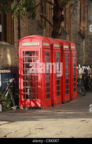 Traditionelle rote Telefonzellen, Cambridge UK Stockfoto