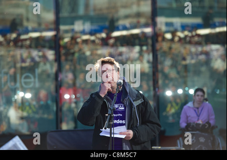 Joe Korner, Director of Communications für die Stroke Association, eine Rede gegen die geplanten Kürzungen für die DLA. Stockfoto