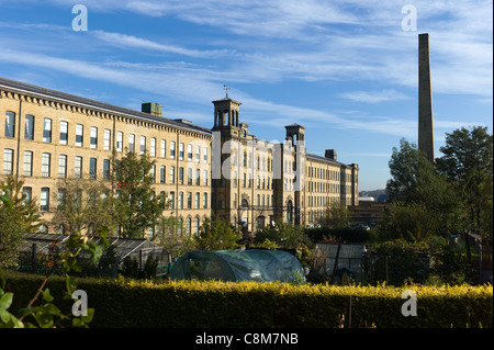 Salts Mill in Saltaire, Bradford UK beherbergt die 1853-Galerie mit Arbeiten des Künstlers David Hockney Stockfoto