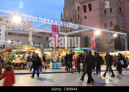 Der Weihnachtsmarkt Fira de Santa Llucia, vor der Kathedrale, am Placa De La Seu, im gotischen Viertel, Barcelona Stockfoto