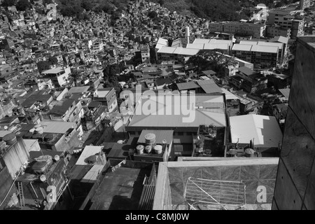 Ein Blick auf Edin, größte Favela in Rio De Janeiro (Slums). Stockfoto