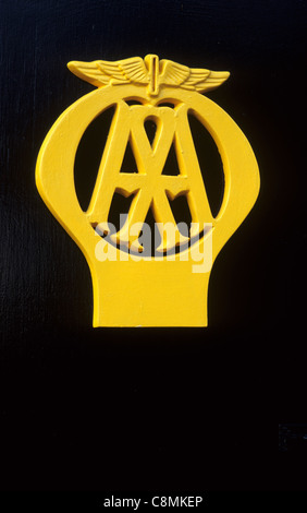 AA, The Automobile Association, Logo, England UK Englisch motor Autofahren Aufschlüsselung Service Organisation gelbe Abzeichen Zeichen Zeichen Stockfoto