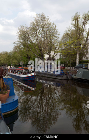 Narrow Boat "Jenny Wren" Kreuzfahrt auf den Regents Canal in Maida Vale, London Stockfoto