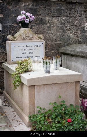 Grab von Louise Weber, berühmten Moulin Rouge Tänzerin und Schöpfer der French CanCan, Friedhof von Montmartre, Paris, France Stockfoto