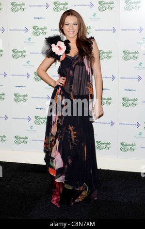 Zoe Salmon besucht den vierten jährlichen "Smaragde und Ivy" Ball zugunsten von Cancer Research UK, am Battersea Evolution, London, 21. Stockfoto