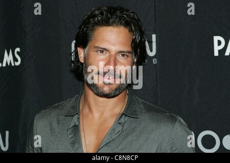 Joe Manganiello im Ankunftsbereich für Joe Manganiello Gastgeber im Mond Nachtclub, Palms Casino Resort Hotel, Las Vegas, NV 27. Oktober 2011. Foto von: James Atoa/Everett Collection Stockfoto