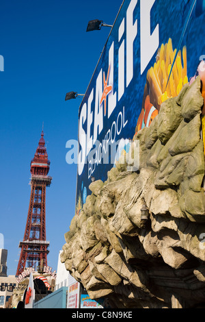 Blackpool Tower und Sea Life centre Stockfoto