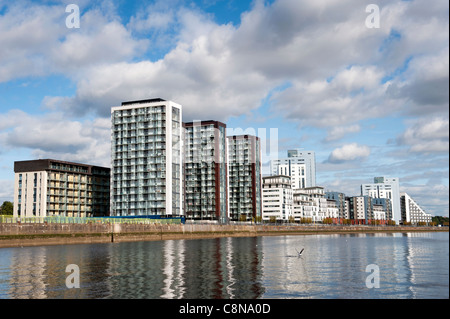 Die Glasgow Hafen Wohnsiedlung am Ufer des Flusses Clyde in Glasgow, Schottland. Stockfoto