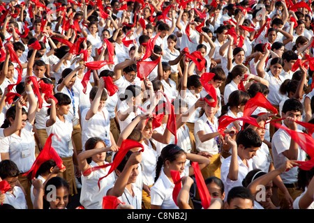 Kubaner marschieren in Havanna, Kuba, zum Gedenken an den 50. Jahrestag der Invasion in der Schweinebucht, 17. April 2011 Stockfoto