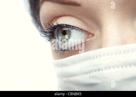 Auge des behandelnden Arztes medizinische Schutzmaske. Close-up Studio Foto Stockfoto