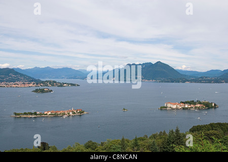Italien, Piemont, Lago Maggiore, Borromäischen Inseln, Isola Bella und Isola dei Pescatori gesehen von Stresa Stockfoto