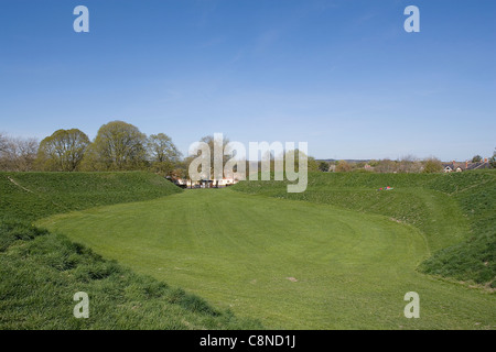 Großbritannien, England, Dorset, Dorchester, Maumbury Ringe, bleibt der römische Amphitheater mit Rasen bewachsen Stockfoto