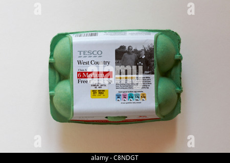 Karton von Tesco West Country 6 mittlere Eier aus Freilandhaltung auf weißem Hintergrund - Ei Box geschlossen eggbox Stockfoto