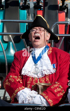 Ausrufer bei Eröffnung des Bürgermeisters von Warwick Mop Messe, Warwick, UK Stockfoto