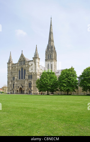 Großbritannien, England, Wiltshire, Salisbury Kathedrale von Salisbury, Blick von der Kathedrale in der Nähe Stockfoto