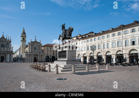 Italien, Piemont, Turin, Piazza San Carlo, Reiterstandbild von Herzog Emanuele Filiberto von Savoyen Stockfoto