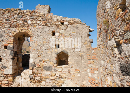 Eine Tür in der Wand des Castelmola Burg, Castelmola, Sizilien, Italien Stockfoto