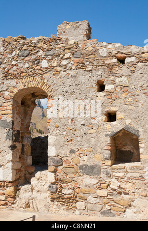 Eine Tür in der Wand des Castelmola Burg, Castelmola, Sizilien, Italien Stockfoto