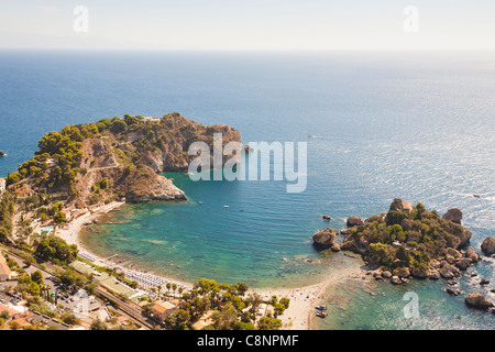 Blick auf Capo Sant' Andrea und Isola Bella Insel, Baia Dell' Isola Bella Taormina, Sizilien, Italien Stockfoto
