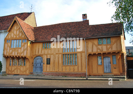 15. Jahrhundert kleine Halle, Marktplatz, Lavenham, Suffolk, England, Vereinigtes Königreich Stockfoto