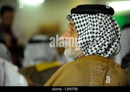 Irak, Salman Pak, Sunniten und Schiiten Stammesführer treffen, um Konflikte zu lösen, die die Zentralregierung gegen zu lösen hat. Stockfoto