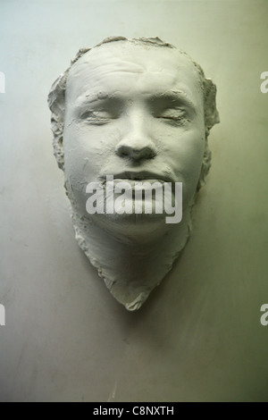 Totenmaske von Jan Palach in der Ausstellung im Nationalmuseum in Prag, Tschechien. Stockfoto