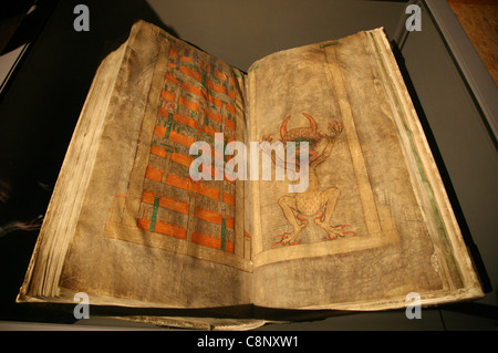 Der Codex Gigas auch bekannt als die Bibel des Teufels, der größte mittelalterliche Handschrift der Welt. Stockfoto