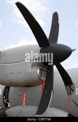 6-Blatt-Propeller auf 27 Spartan Transportflugzeug Stockfoto