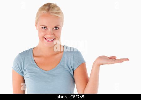 Porträt einer wunderschönen lächelnden Frau Stockfoto