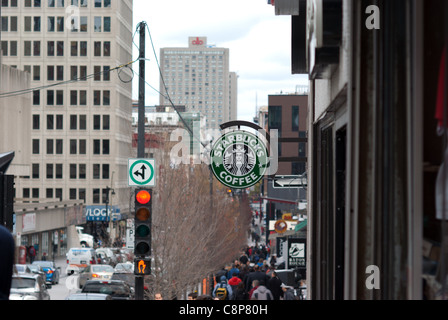 Starbucks Coffee Schild nahe Place des Arts Montreal Kanada Stockfoto