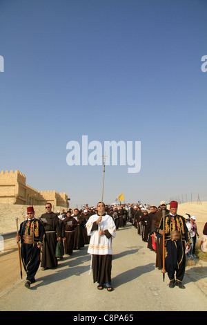 Taufe des Herrn-Prozession in Qasr al Yahud vom Fluss Jordan Jordan-Tal Stockfoto