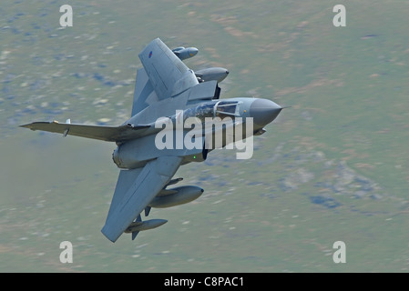 Panavia Tornado niedrigen Flugausbildung in Mid-Wales Stockfoto