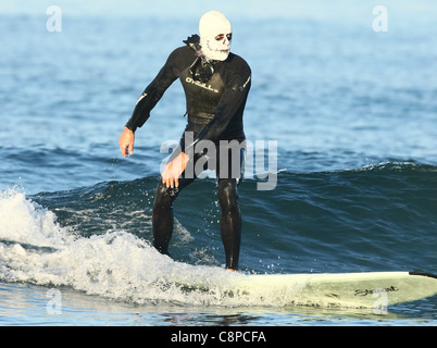 MÄNNLICHE SURFER AS JACK SKELLINGTON BLACKIE-HALLOWEEN-Kostüm SURF CONTEST 2011 ORANGE COUNTY Kalifornien USA 29. Oktober 2011 Stockfoto