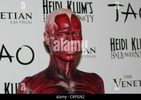 Heidi Klum in Anwesenheit für Heidi Klum Halloween-Party im TAO, TAO Nightclub im The Venetian Resort Hotel and Casino, Las Vegas, NV 29. Oktober 2011. Foto von: James Atoa/Everett Collection Stockfoto