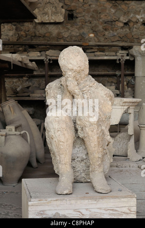 Pompei. Italien. Gipsabguss der Opfer der Ausbruch des Vesuv, Pompeji archäologische Stätte. Stockfoto